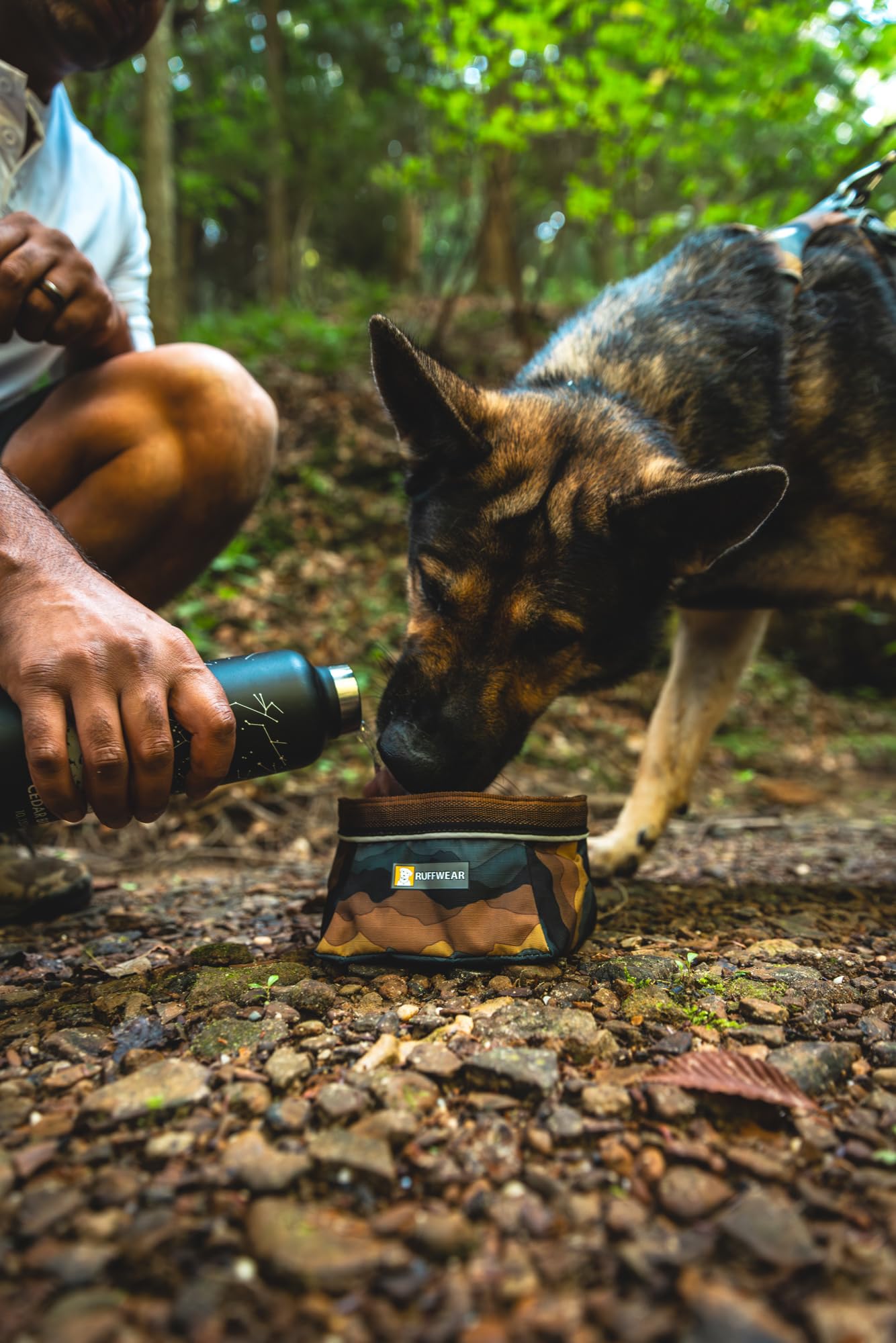 ruffwear-quencher-gamelle-pliable-pour-chien-moonlight-mountains-taille-m image 3
